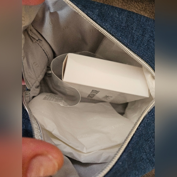 New in box never used.. Dior beautybag. Jeans color with silver hardware. - Picture 4 of 8